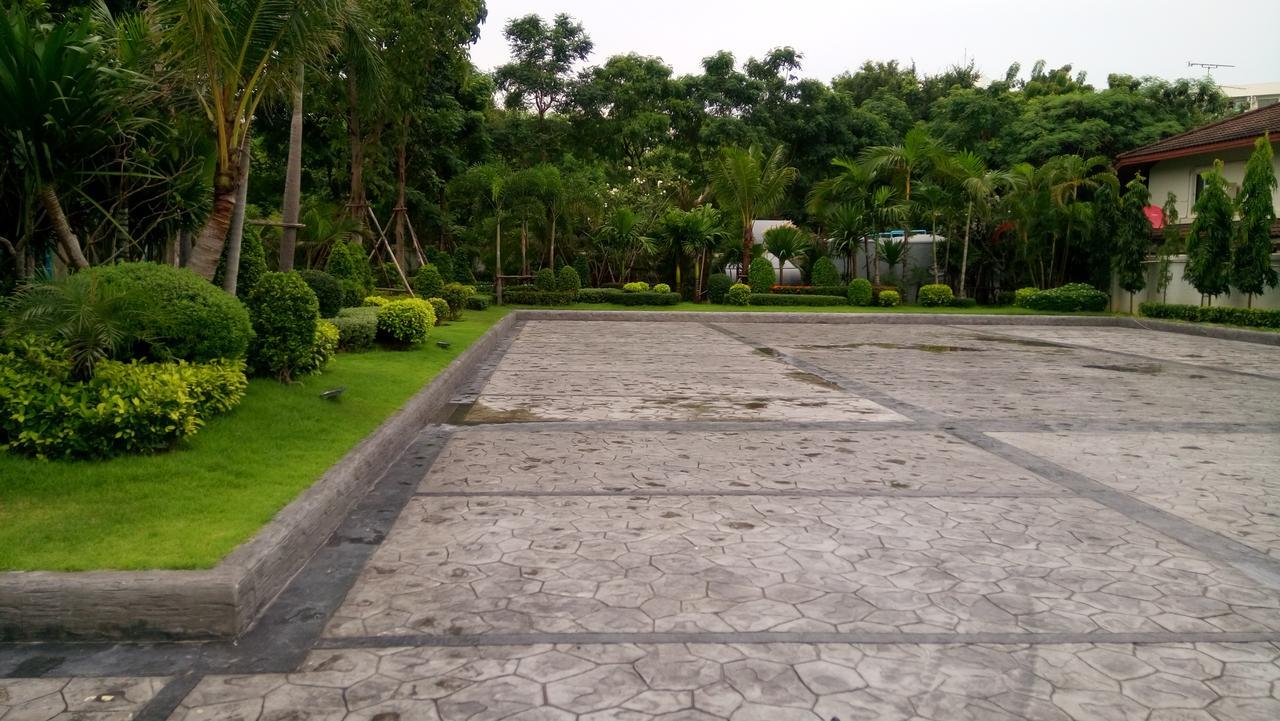 Dusit Grand View Apartment